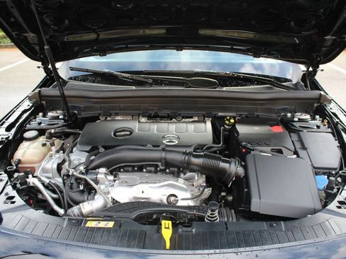Used 2021 Mercedes-Benz GLB 250 4MATIC image 31