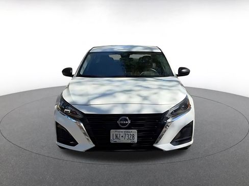 Used 2025 Nissan Altima 2.5 SV image 4