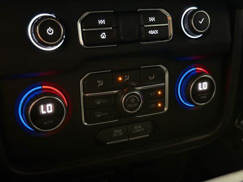 Used 2023 Chevrolet Suburban LS w/ Driver Alert Package RWD image 9