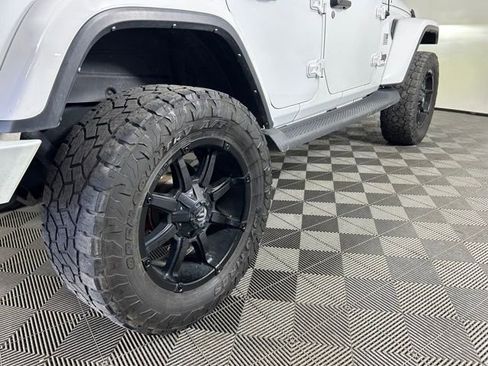 Used 2021 Jeep Wrangler Unlimited Sahara AWD/4WD image 13