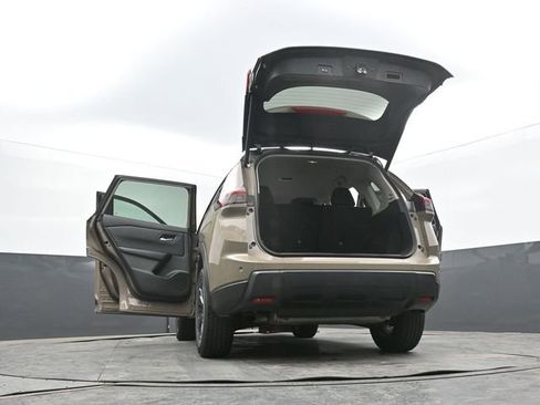 Used 2025 Nissan Rogue SV image 66