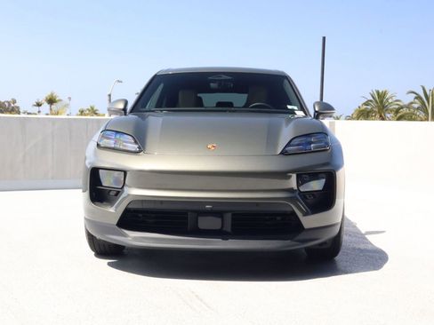 New 2026 Porsche Macan Electric RWD image 6