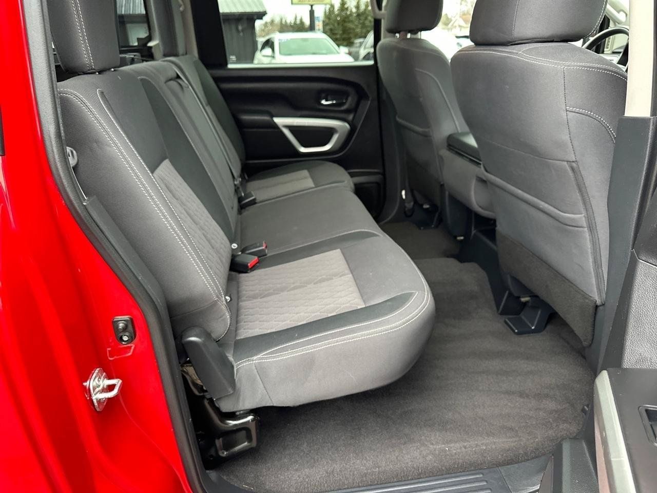 Used 2021 Nissan Titan SV RWD image 19