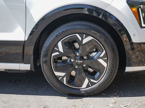Used 2024 Kia Niro Wave FWD image 9