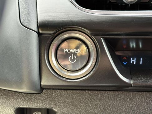 Used 2023 Lexus UX 250h F Sport image 21