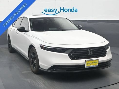 Certified 2025 Honda Accord SE image 2