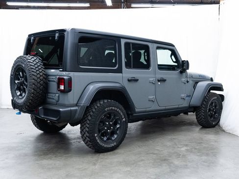Used 2023 Jeep Wrangler Unlimited w/ Cold Weather Group AWD/4WD image 6