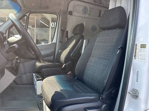 Used 2014 Mercedes-Benz Sprinter 2500 image 22