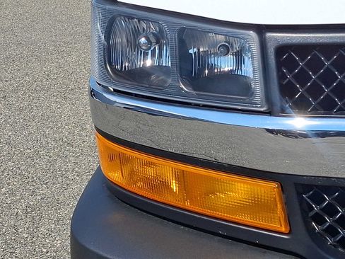 Used 2025 Chevrolet Express 2500 w/ Driver Convenience Package RWD image 9