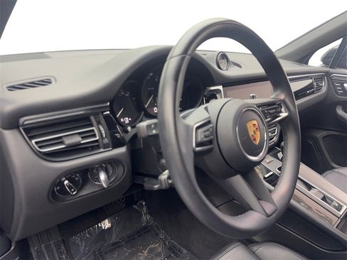Used 2023 Porsche Macan image 48