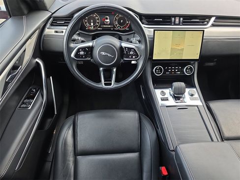 Used 2024 Jaguar F-PACE R-Dynamic S image 13