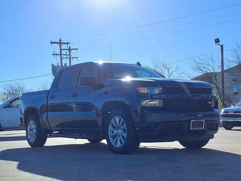 Used 2021 Chevrolet Silverado 1500 Custom image 3