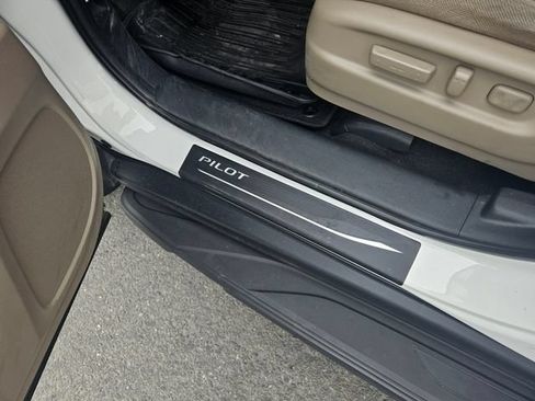Used 2020 Honda Pilot EX image 3