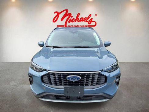 Used 2024 Ford Escape Platinum AWD/4WD image 2