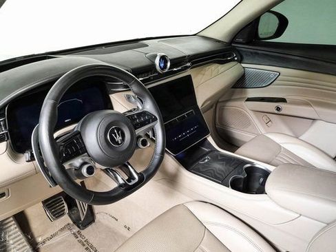 Used 2023 Maserati Grecale GT AWD/4WD image 3