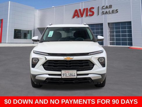 Used 2025 Chevrolet TrailBlazer LT AWD/4WD image 2