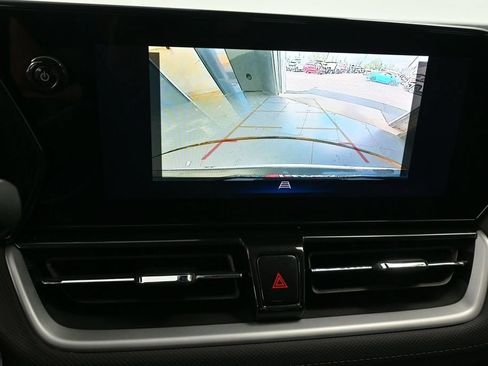 Used 2025 Chevrolet TrailBlazer LT AWD/4WD image 35