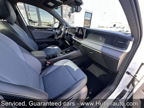 Used 2025 Volkswagen Tiguan SE R-Line AWD/4WD image 11