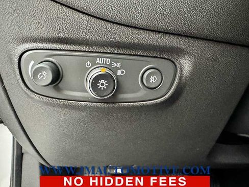 Used 2020 Chevrolet Equinox LT image 27