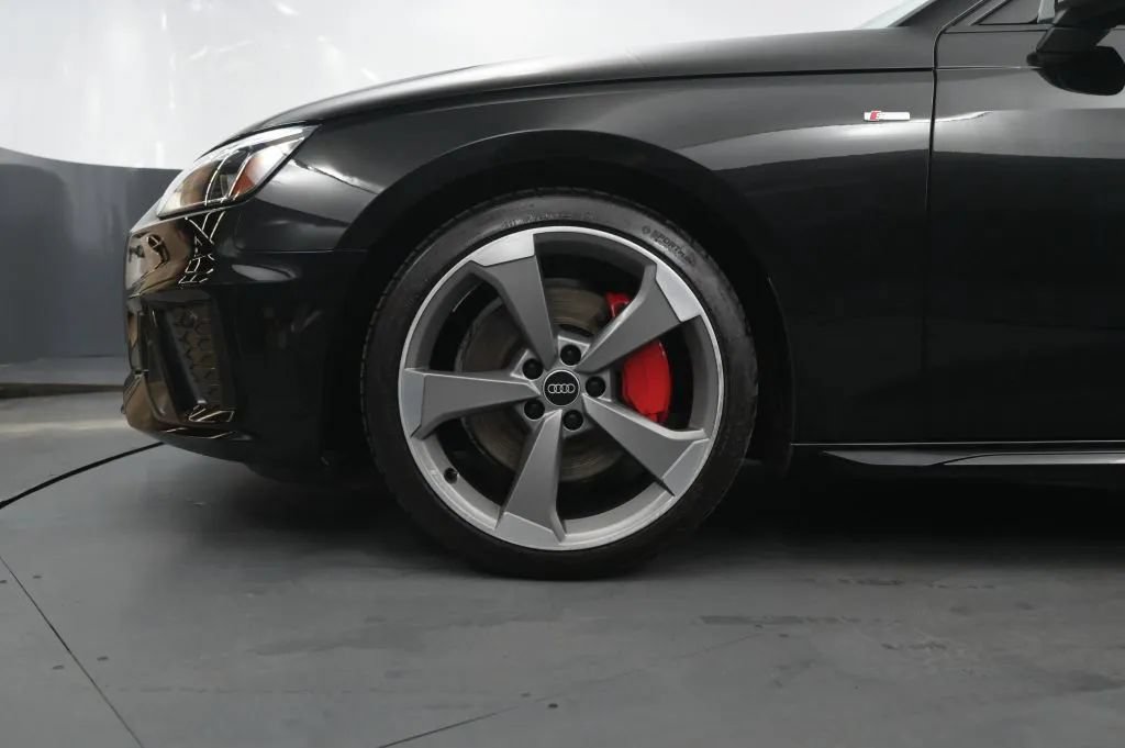 Used 2022 Audi A4 2.0T Premium Plus w/ Premium Plus Package AWD/4WD image 11