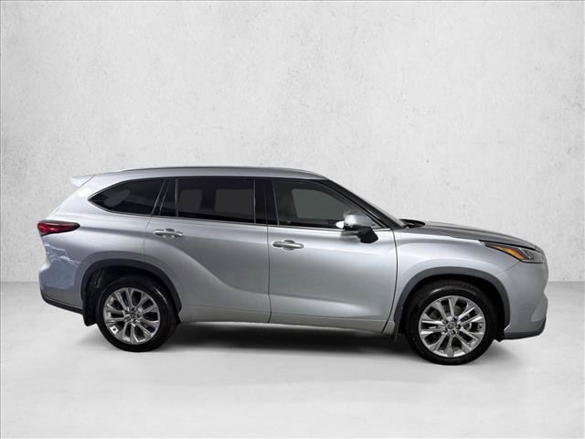 Used 2020 Toyota Highlander Limited AWD/4WD image 4