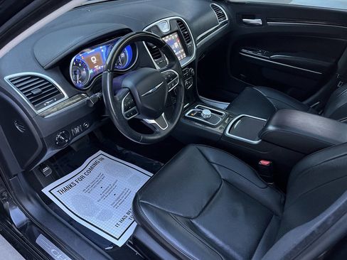 Used 2019 Chrysler 300 Limited w/ Safetytec Plus Group image 13