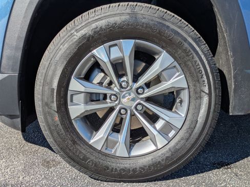 Used 2025 Chevrolet Equinox LT w/ Safety and Technology Package image 32