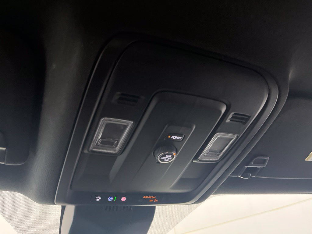 Used 2025 Chevrolet Suburban Z71 AWD/4WD image 79