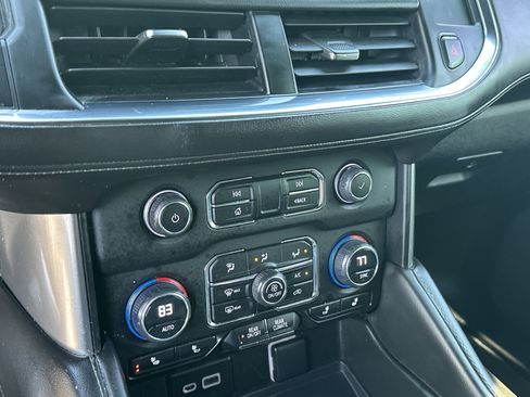 Used 2023 Chevrolet Suburban LT image 30