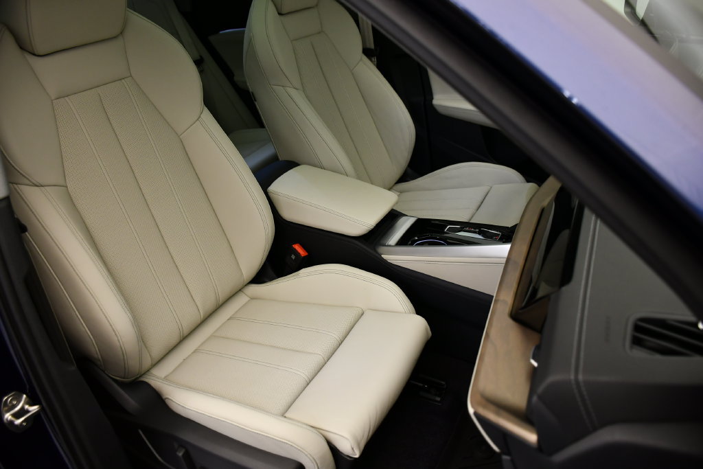 Used 2025 Audi Q5 Premium w/ Premium Plus AWD/4WD image 47