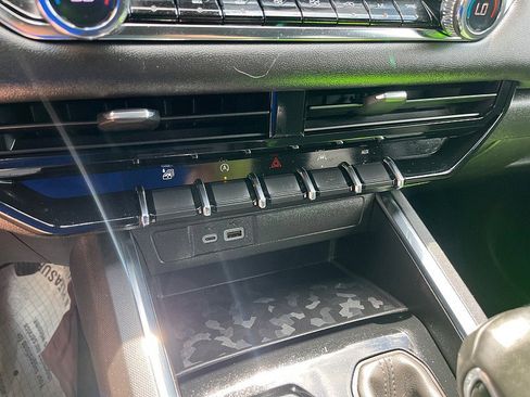 Used 2023 GMC Canyon Elevation w/ Convenience Package image 23