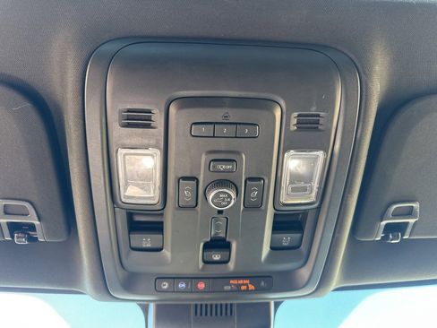 Used 2023 GMC Yukon Denali image 17