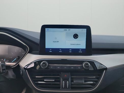 Used 2021 Ford Escape SE image 18