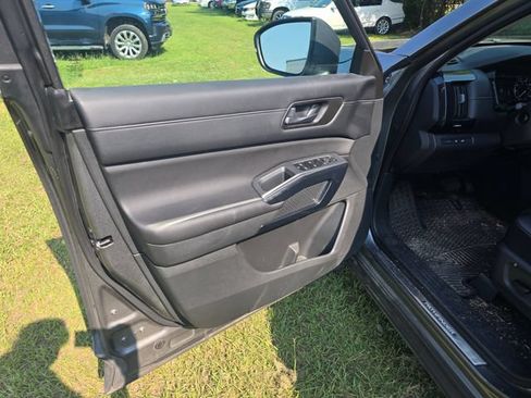 Used 2024 Nissan Pathfinder SV w/ SV Premium Package FWD image 15