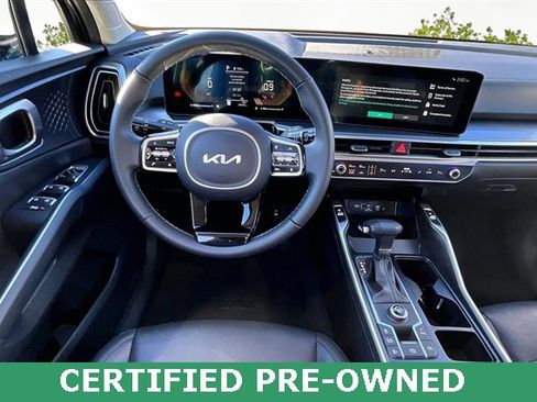 Certified 2025 Kia Sorento S image 5