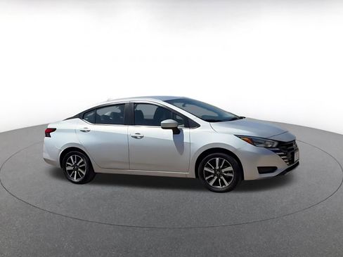 Used 2025 Nissan Versa SV FWD image 2