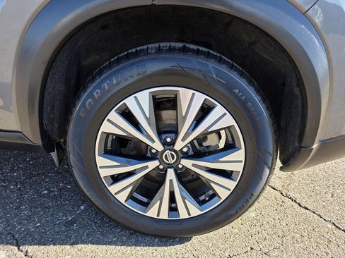 Used 2021 Nissan Rogue SV image 11