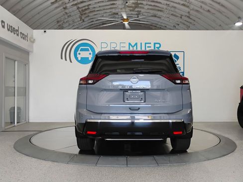 Used 2024 Nissan Rogue Platinum w/ Platinum Premium Package FWD image 8