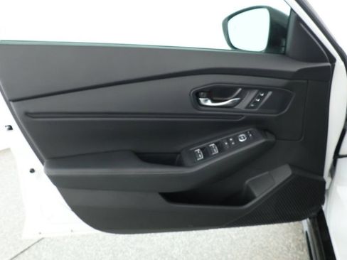 Used 2025 Honda Accord Sport image 9