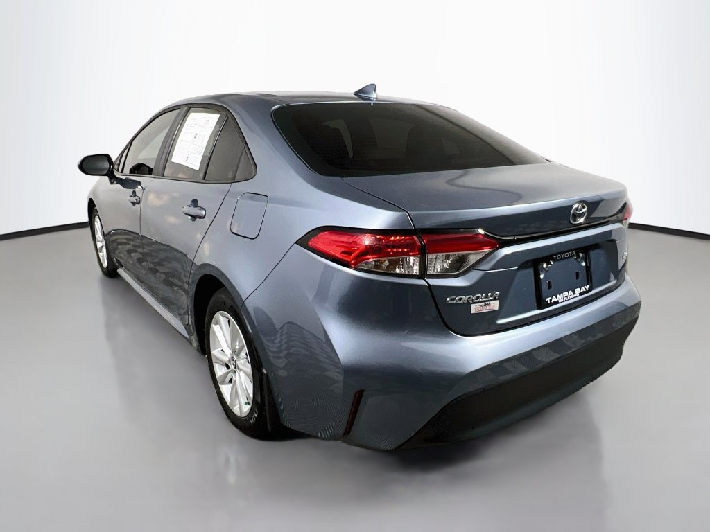 Used 2025 Toyota Corolla LE w/ LE Premium Package FWD image 5