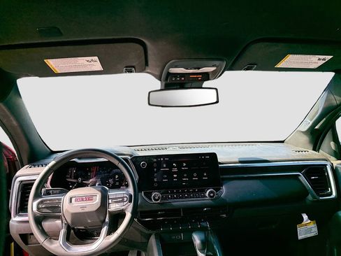 Used 2024 GMC Canyon Elevation w/ Elevation Premium Package RWD image 18