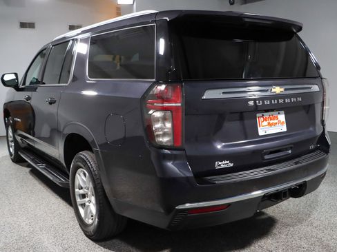 Used 2023 Chevrolet Suburban LT image 9