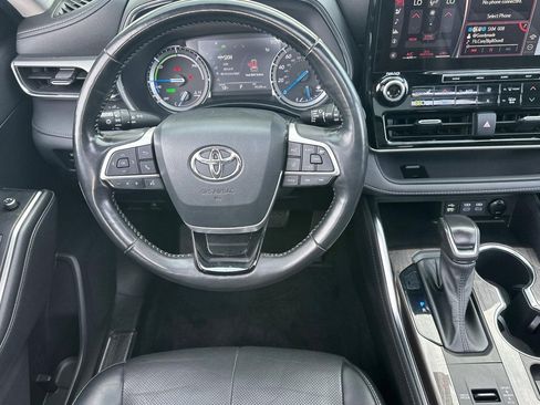 Used 2022 Toyota Highlander Platinum image 28