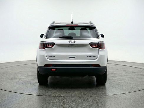 Used 2025 Jeep Compass Trailhawk AWD/4WD image 7