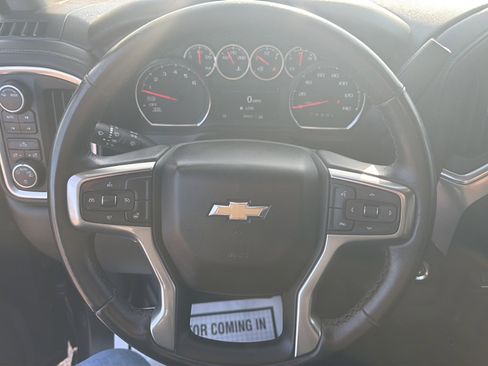 Used 2022 Chevrolet Silverado 1500 LT image 9