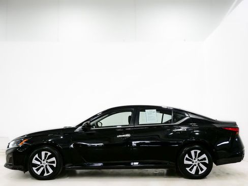 Used 2023 Nissan Altima 2.5 S image 5