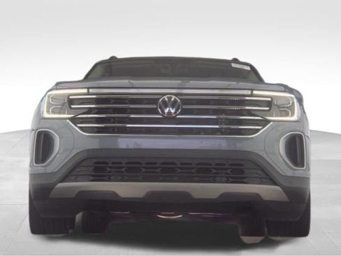 Used 2025 Volkswagen Atlas SE AWD/4WD image 4
