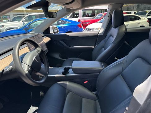 Used 2021 Tesla Model Y 2WD image 12