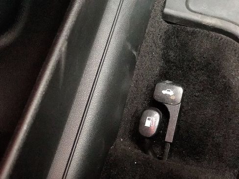 Used 2025 Hyundai Elantra Sport image 9