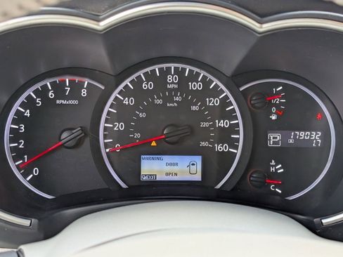 Used 2011 Nissan Quest SL w/ Bose Pkg image 21